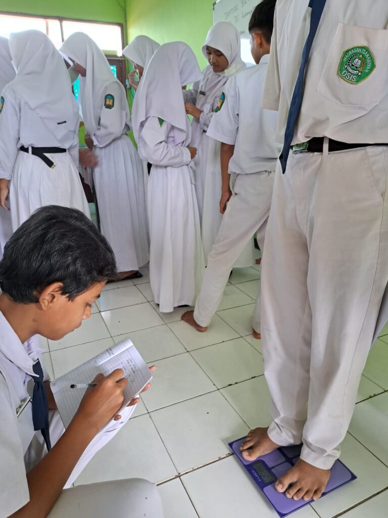 Mencatat hasil pengukuran